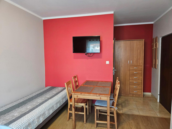 Others 4, Pokoje u Uli, Koszalin