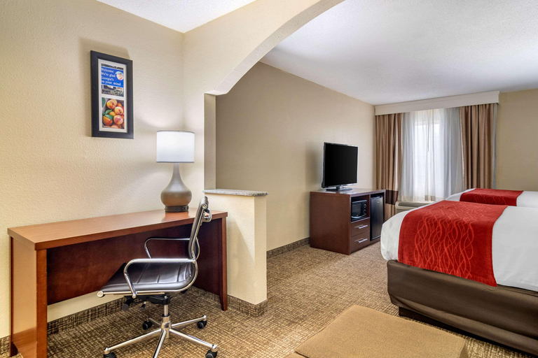 Bedroom 3, Comfort Inn & Suites Macon North I-75, Bibb