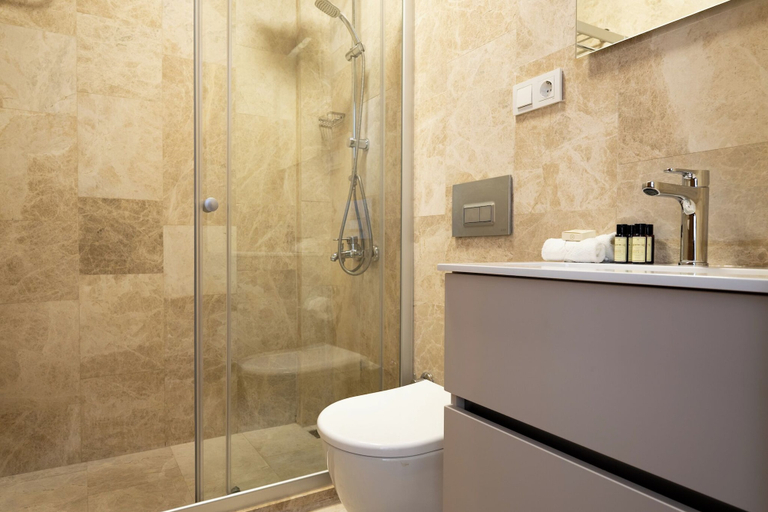 Bathroom, The River House, Ula
