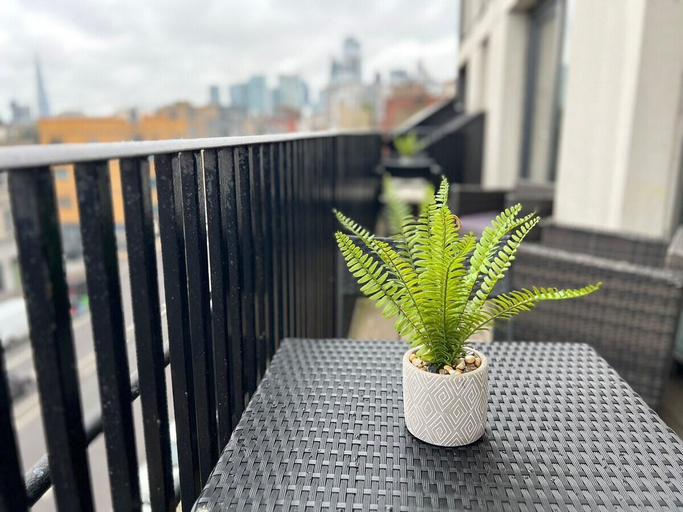Others 2, Aldgate Apartments FT5, London