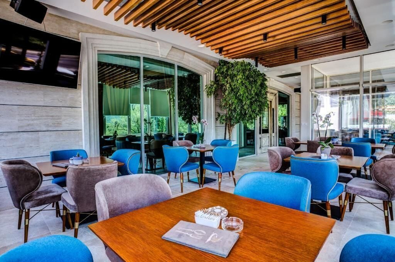 Food & Drinks 5, Hotel Odissey Jaz