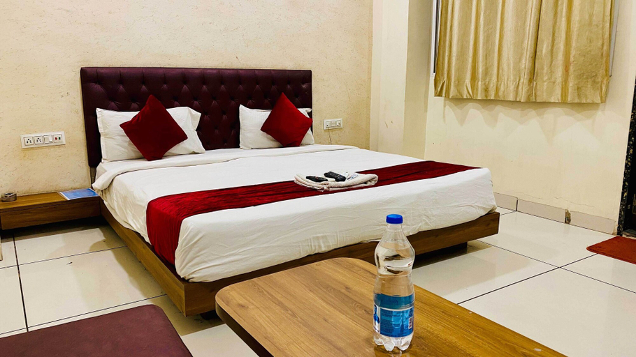 Bedroom, Hotel Sukh Vilas, Indore