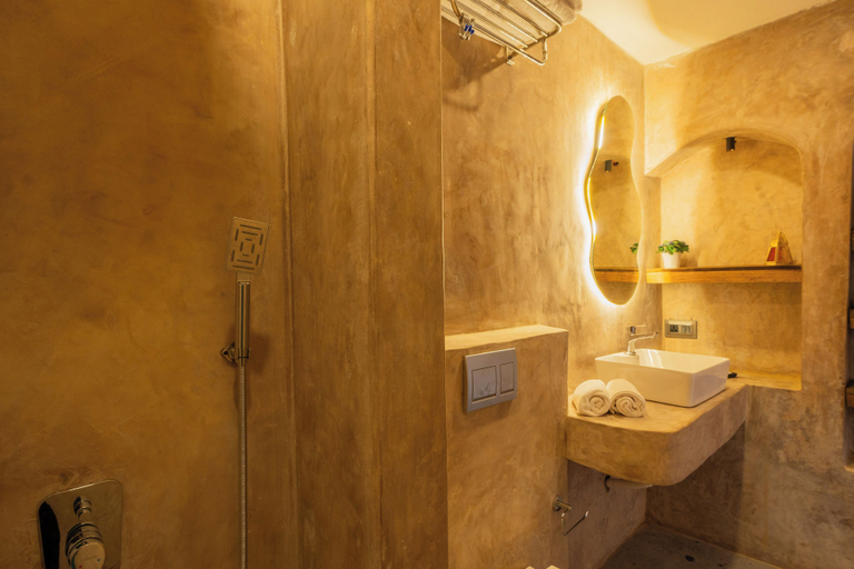 Bathroom 3, Hotel Green Park, Delhi