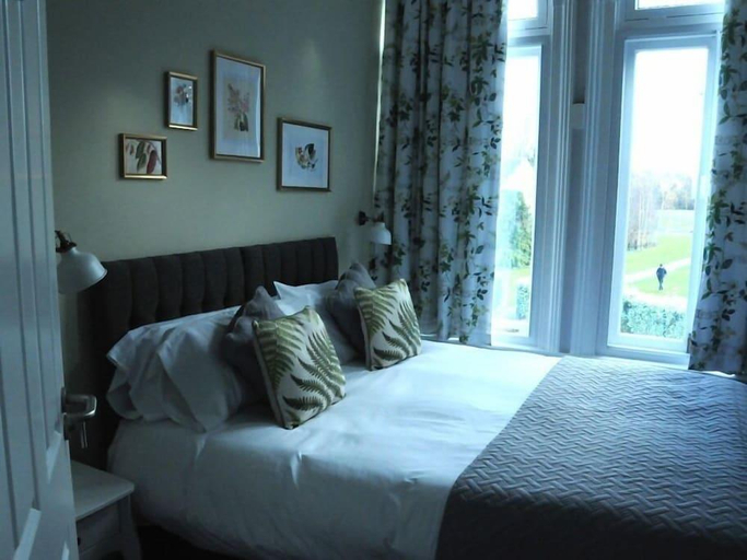 Bedroom 2, The Milford Arms, London