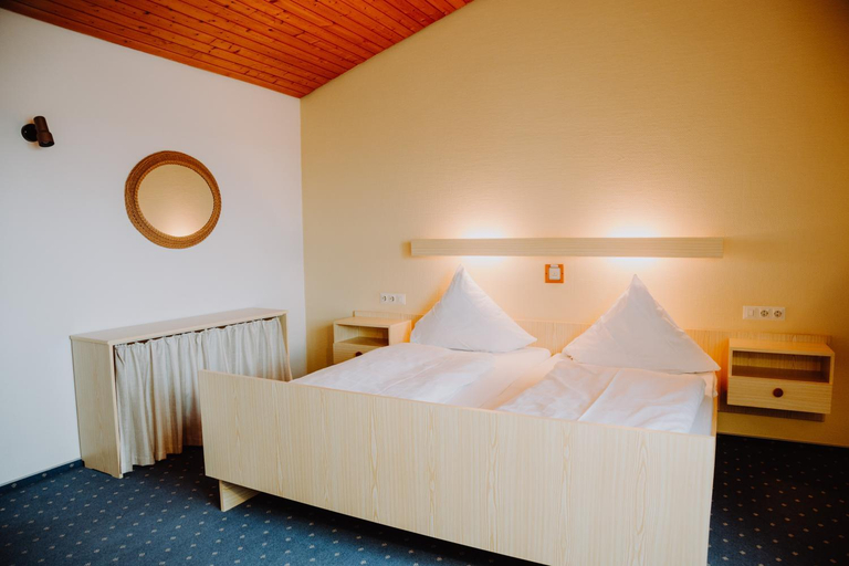 Bedroom 4, Pension Neustart, Biberach