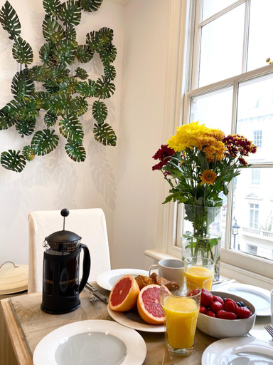 Food & Drinks 4, Stylish Apartments in Pimlico, London
