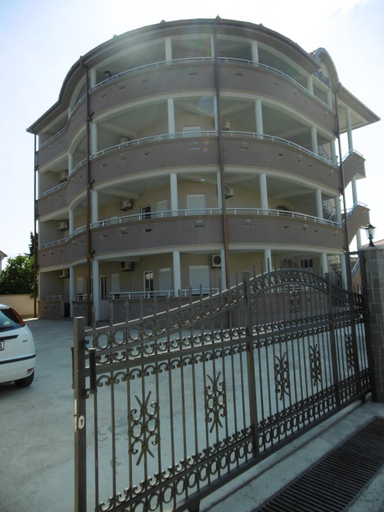 Others 3, Apartments Dukat