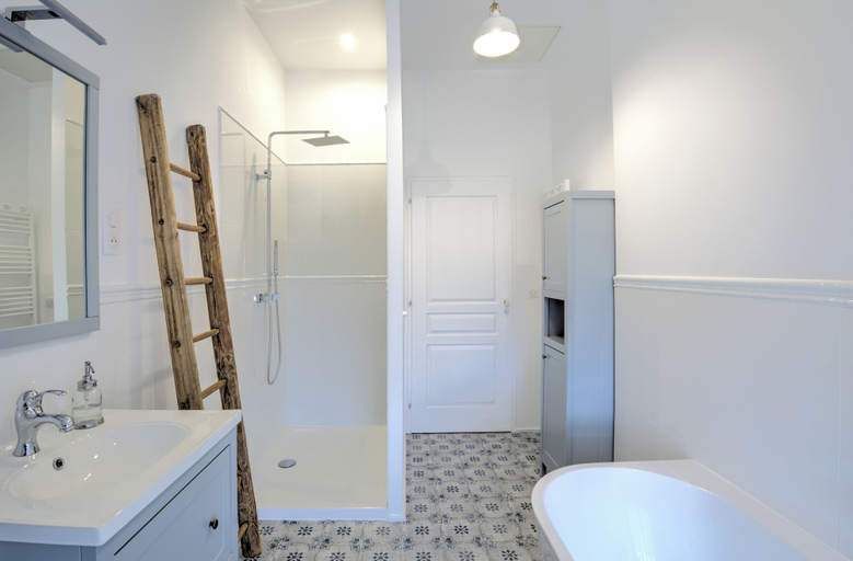 Bathroom 4, Domaine des Cyclamens, Indre-et-Loire
