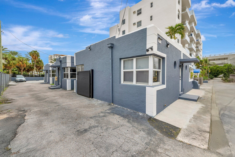 Exterior & Views 2, 2918 Unit 2, Broward