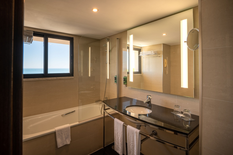 Bathroom 5, Vila Gale Cascais Hotel & Resort, Cascais