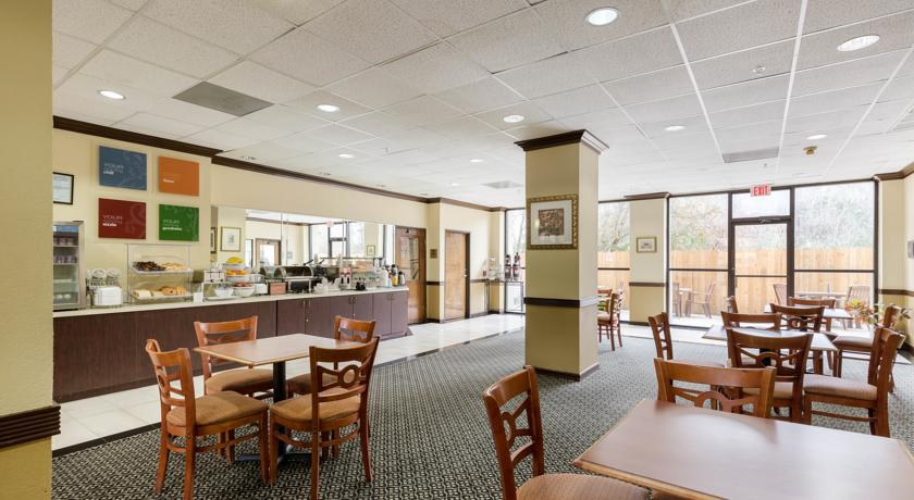 Food & Drinks 5, Comfort Suites Houston IAH/Beltway 8, Houston