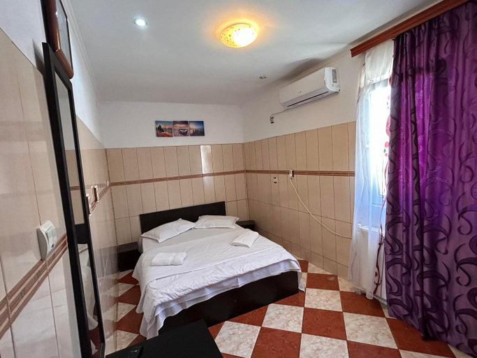Others 4, Apartaments Doriana, Limanu