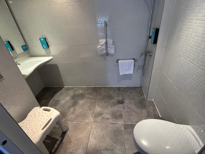 Bathroom 3, KYRIAD DIRECT METZ NORD WOIPPY, Moselle