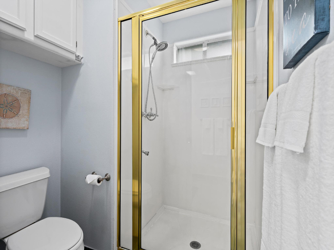 Bathroom 3, Sandy Pants Beach House by Miss Kitty’s, Aransas