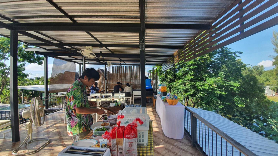 Food & Drinks 4, Phalagoon Resort, Ban Chang
