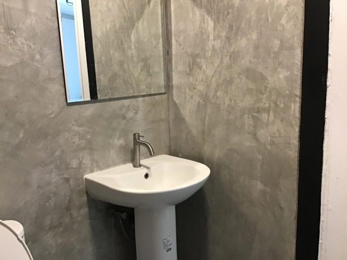 Bathroom 3, Phalagoon Resort, Ban Chang