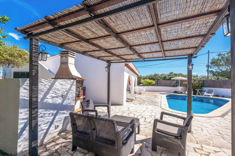 Others 5, Villa Chiquita, Baleares