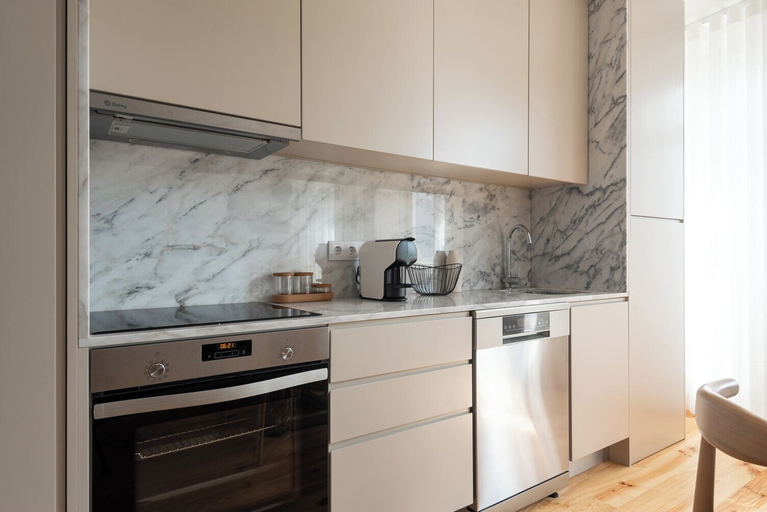 Others 2, Abir01 · Stylish Apartment in City Center, Porto
