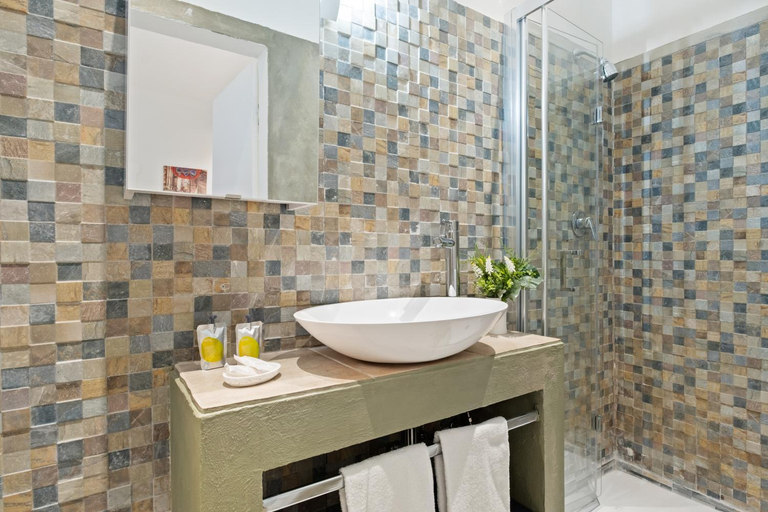 Bathroom 2, Pratello Il Gelso Apartments, Bologna
