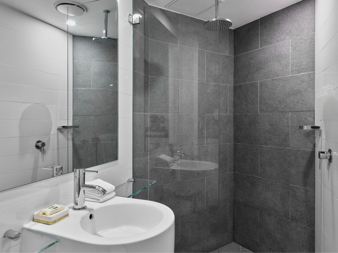 Bathroom 4, Hotel Woolstore 1888, Sydney - Handwritten Collection, Sydney