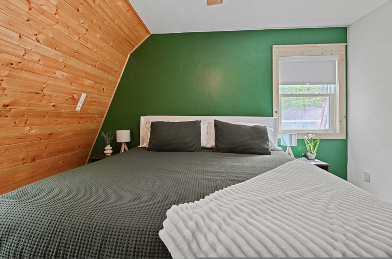 Room 3, Sand Bar Resort in Suring, Oconto