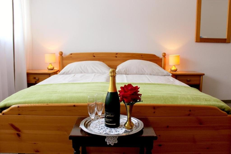 Bedroom 2, Hotel Gasthaus Zur Linde, Breisgau-Hochschwarzwald