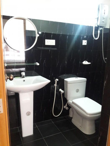 Bathroom 3, Jurys Bungalow, Hikkaduwa