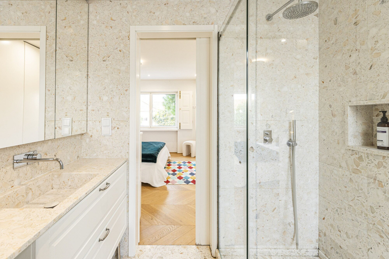Room 5, Contemporary Restelo Pool Haven by Cadenzalux, Lisbon