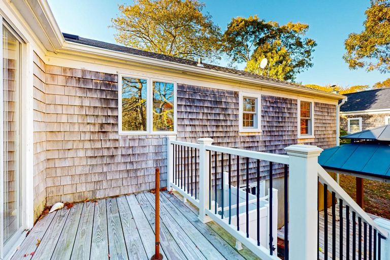 Others 2, The Happy Place, Barnstable