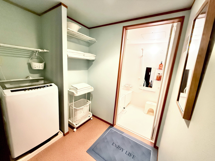 Others 5, Petit Hotel 017, Tokushima