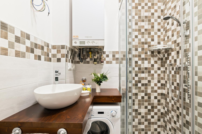 Bathroom 2, Pratello Il Gelso Apartments, Bologna