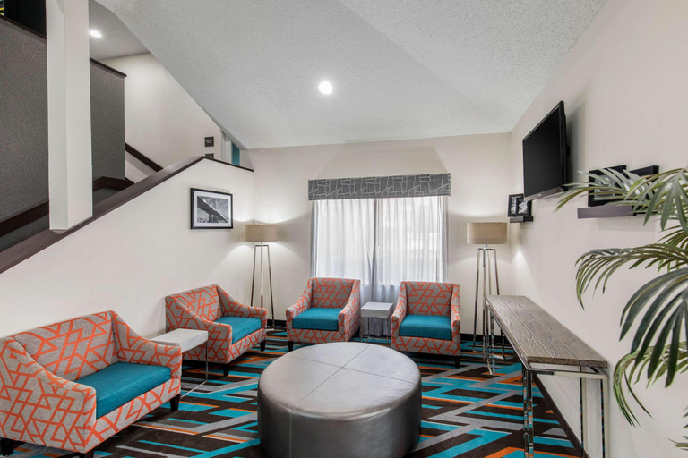 Public Area 2, Clarion Inn & Suites Dfw North, Irving