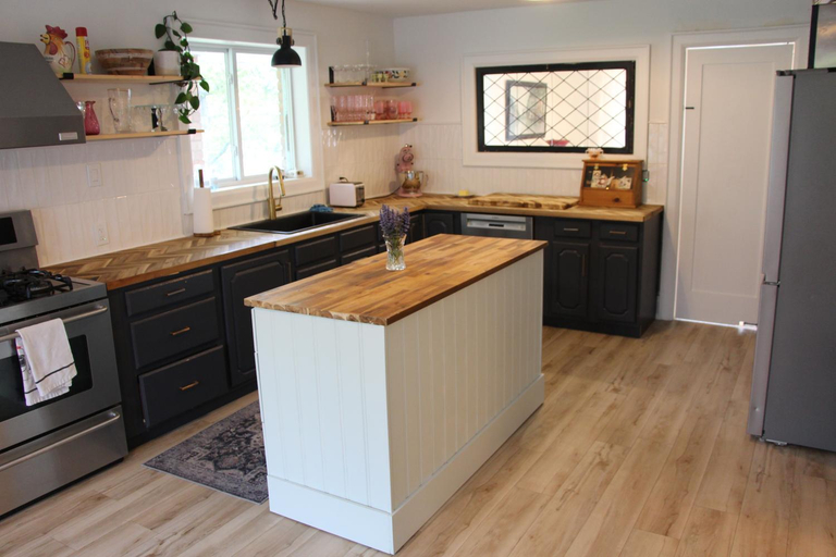 Others 3, Boutique Accommodation in PEC - Suite 4, Lake Ontario
