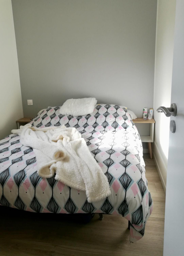 Bedroom 2, Charming ecolodge in a quiet area, heated pool all year Charente-Maritime, Charente-Maritime