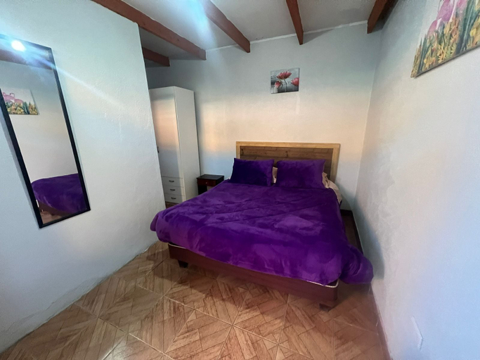 Others 5, Yaalir Rey s Guest House, El Loa