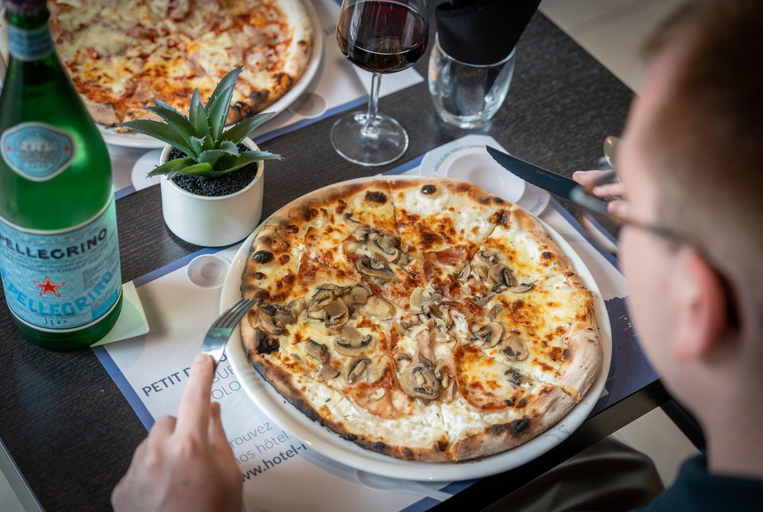 Food & Drinks 5, OUT Hotel In Nantes-Carquefou, Loire-Atlantique