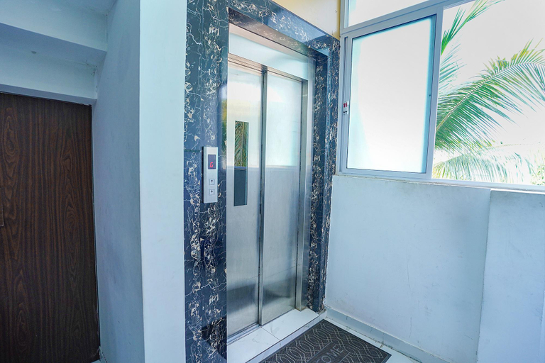 Public Area 2, FabHotel Aishwarya Inn, Kancheepuram