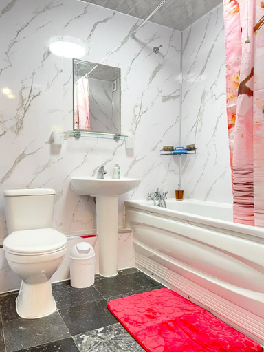 Bathroom 2, The Express Apartment, London