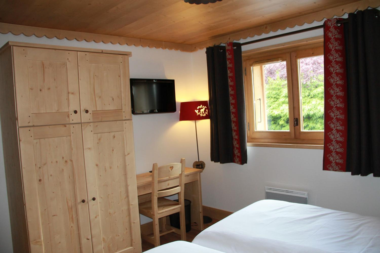 Bedroom 2, Les Chalets de La Griyotire, Haute-Savoie