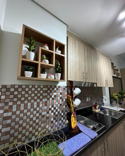 Others 4, Shore 2 Tower 1 Residences, Pasay City