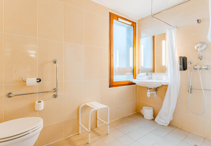 Bathroom 5, B&B HOTEL Poitiers (3), Vienne