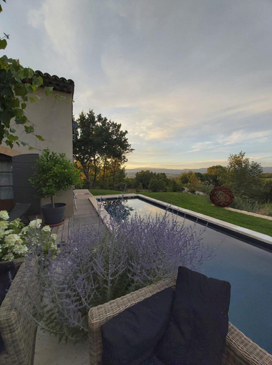 Sport & Beauty 4, Une Sieste en Luberon, Vaucluse