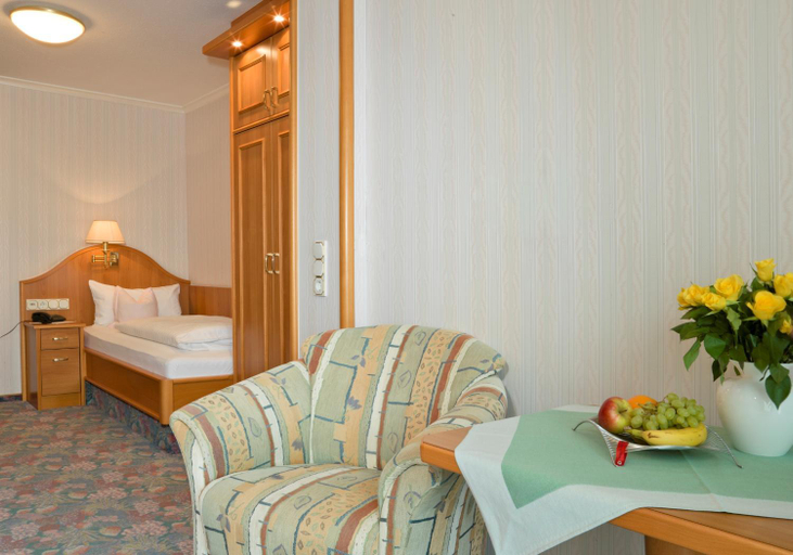Bedroom 2, Hotel Pension Fent, Passau
