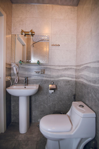 Bathroom 4, Hotel Kera, Tbilisi