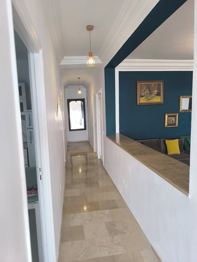 Others 5, Stylish villa avec parking et piscine, La Marsa
