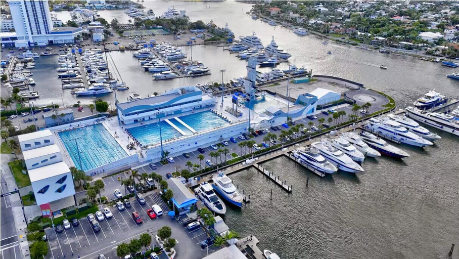 Exterior & Views 2, Studio off Las Olas- Steps to the Beach, Broward