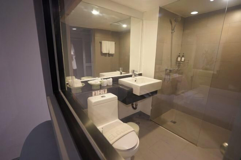 Bathroom 24