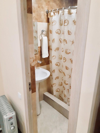 Bathroom 5, Shamb Hotel