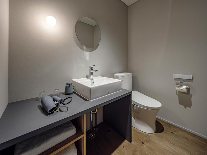 Bathroom 4, Arcade Hotel, Fuji