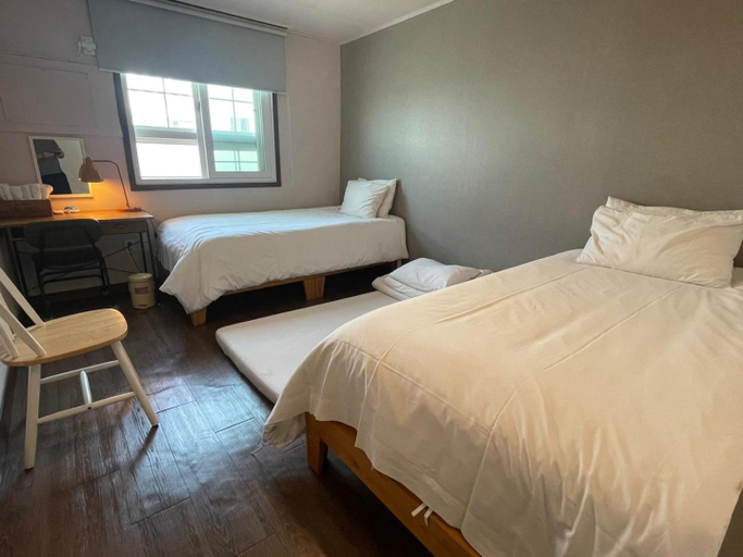 Bedroom 2, Grim Garden, Yeosu